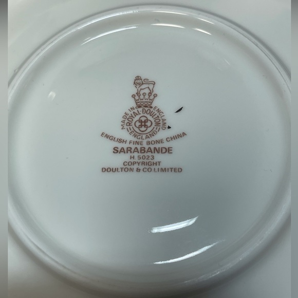 Royal Doulton SARABANDE Set of H.5023 Footed Teacups & Saucers - Picture 12 of 13